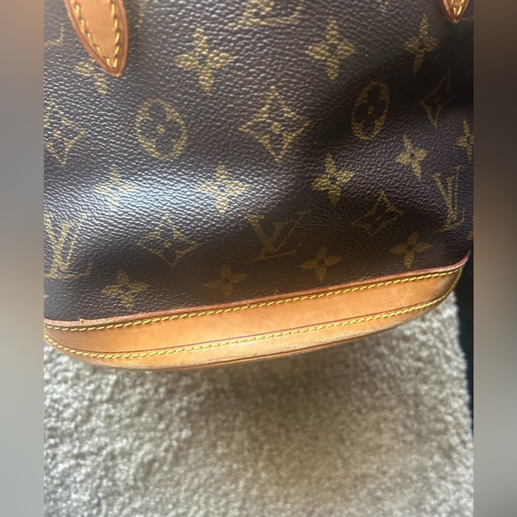 Authentic Louis Vuitton Petite Bucket Bag (PM) - Picture 11 of 16